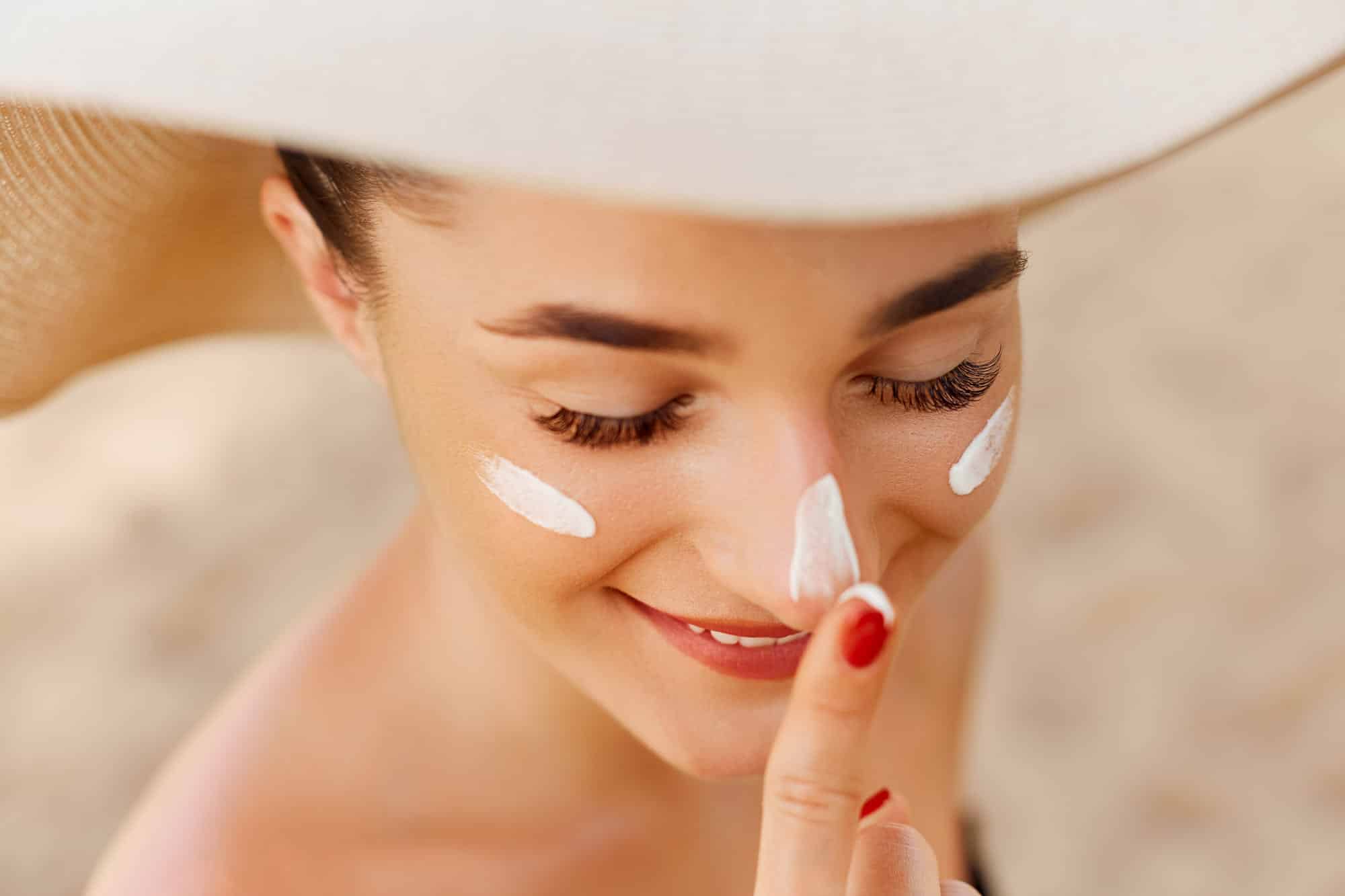 What is the difference between physical and chemical sunscreens?